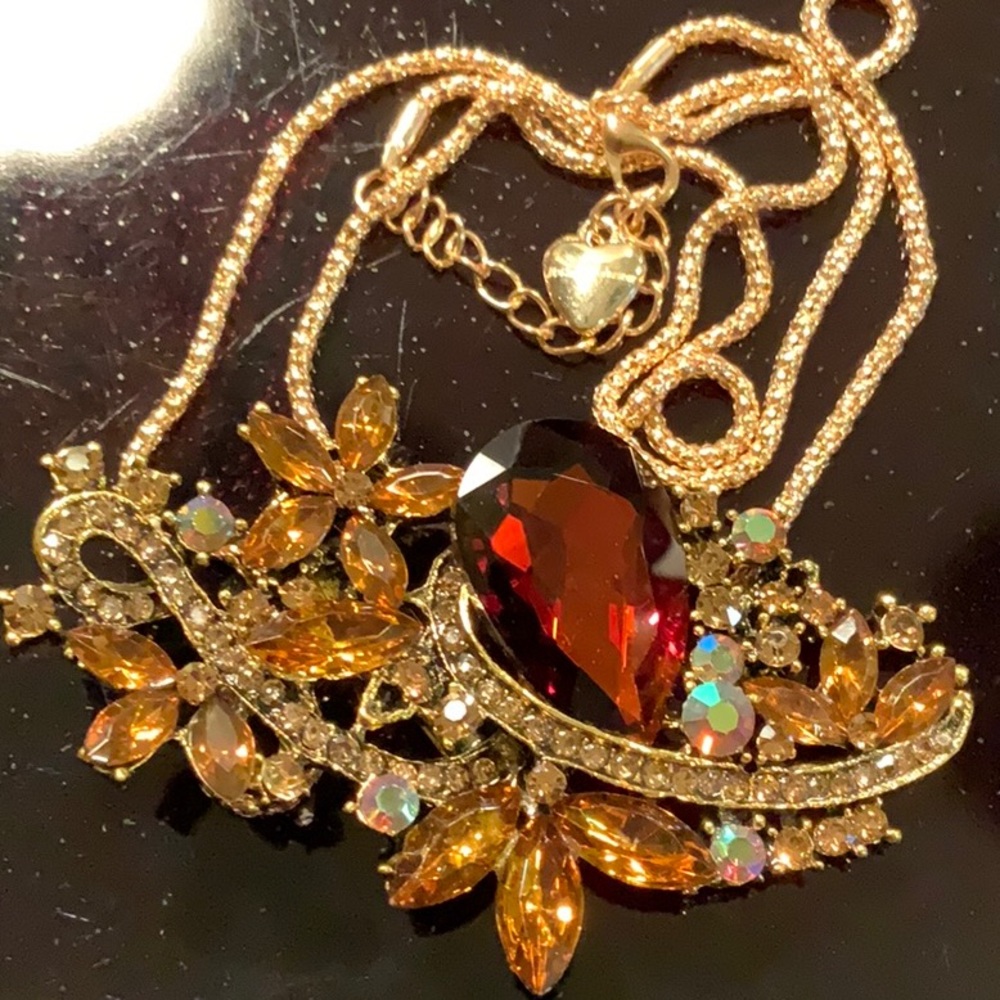 New Betsey Johnson Brooch Necklace Amber #E873
